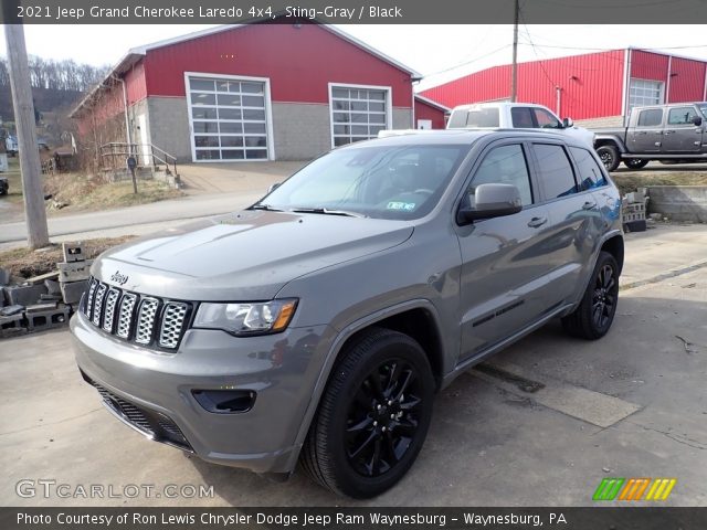 2021 Jeep Grand Cherokee Laredo 4x4 in Sting-Gray