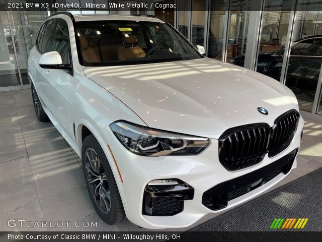 2021 BMW X5 xDrive40i in Mineral White Metallic