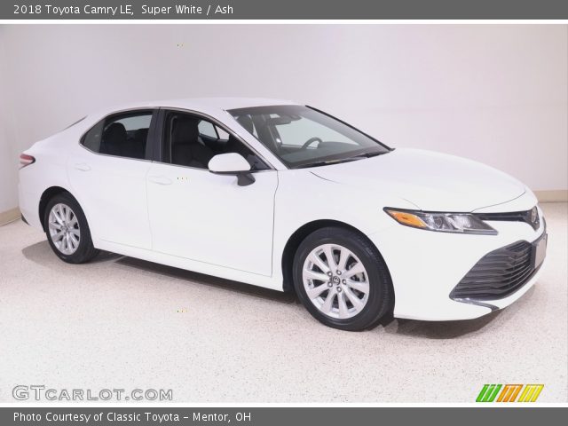 2018 Toyota Camry LE in Super White