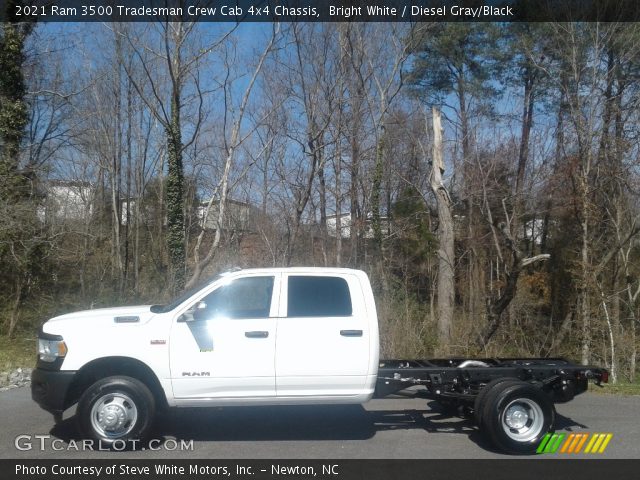 2021 Ram 3500 Tradesman Crew Cab 4x4 Chassis in Bright White