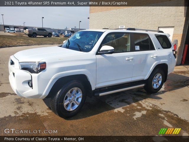 2021 Toyota 4Runner SR5 Premium 4x4 in Super White