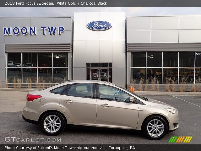 2018 Ford Focus SE Sedan in White Gold