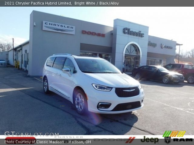 2021 Chrysler Pacifica Hybrid Limited in Bright White