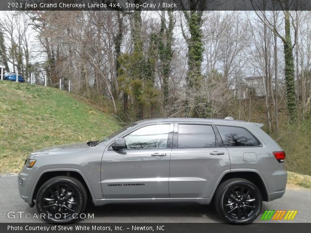 2021 Jeep Grand Cherokee Laredo 4x4 in Sting-Gray