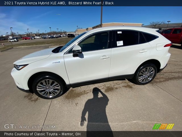 2021 Toyota Venza Hybrid XLE AWD in Blizzard White Pearl