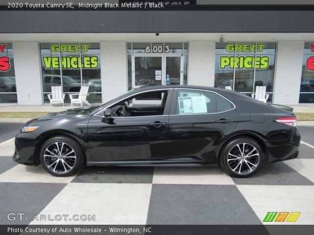 2020 Toyota Camry SE in Midnight Black Metallic