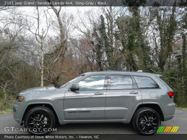 2021 Jeep Grand Cherokee Laredo 4x4 in Sting-Gray