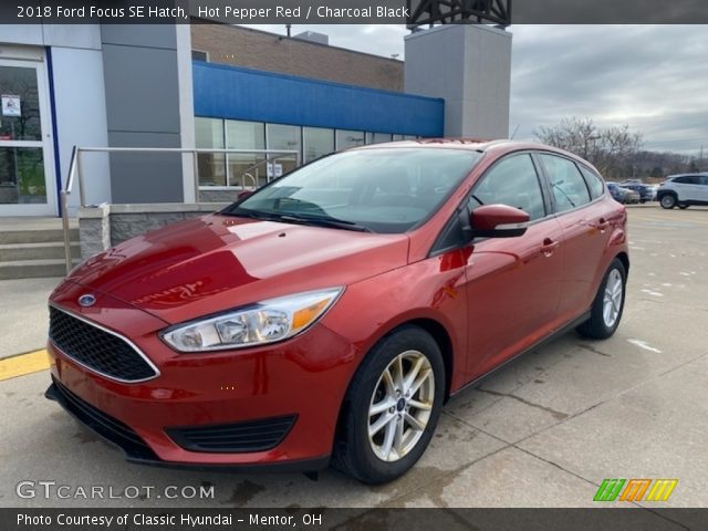 2018 Ford Focus SE Hatch in Hot Pepper Red
