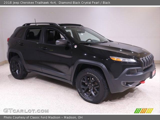 2018 Jeep Cherokee Trailhawk 4x4 in Diamond Black Crystal Pearl