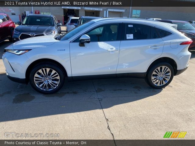 2021 Toyota Venza Hybrid XLE AWD in Blizzard White Pearl