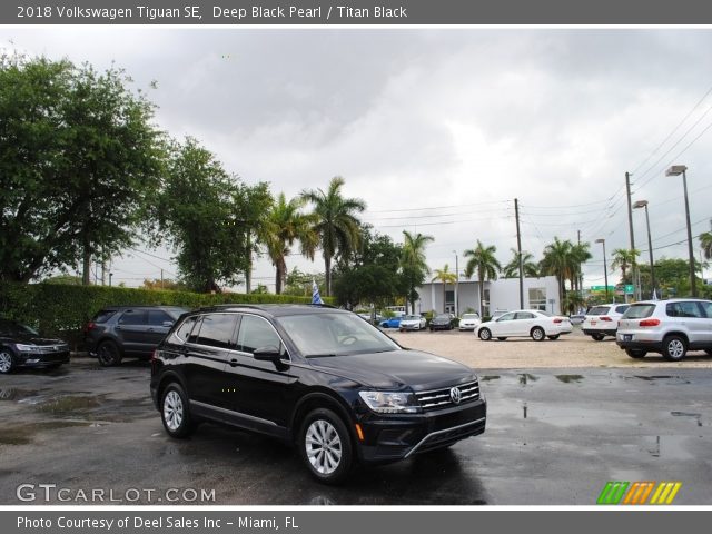 2018 Volkswagen Tiguan SE in Deep Black Pearl