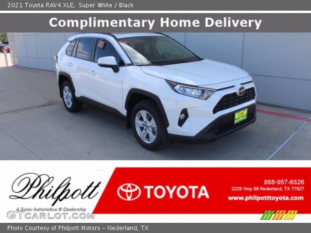 2021 Toyota RAV4 XLE in Super White