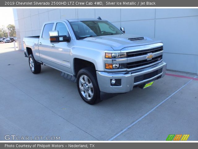 2019 Chevrolet Silverado 2500HD LTZ Crew Cab 4WD in Silver Ice Metallic