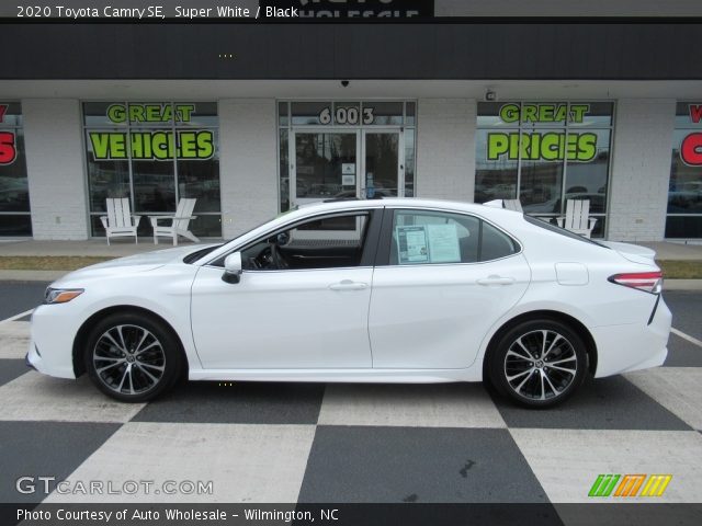 2020 Toyota Camry SE in Super White