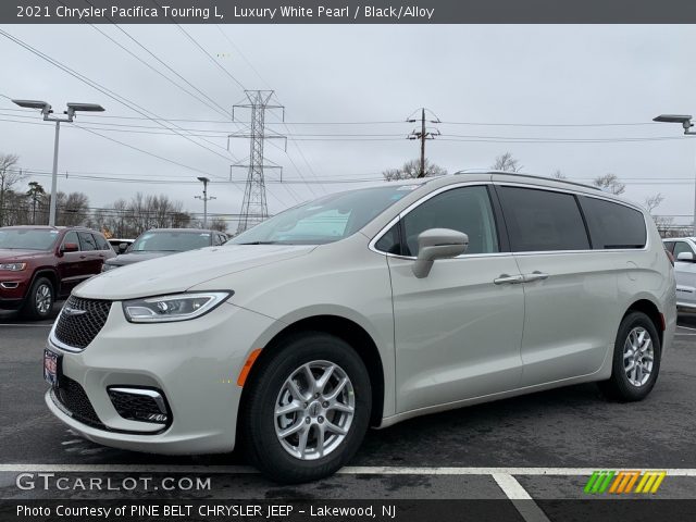 2021 Chrysler Pacifica Touring L in Luxury White Pearl