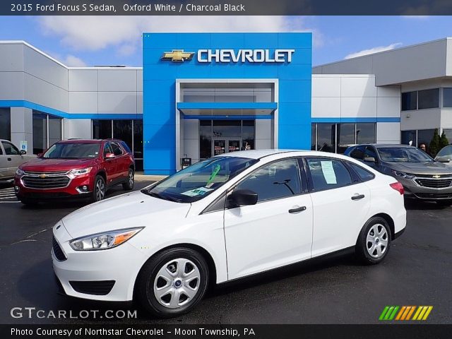 2015 Ford Focus S Sedan in Oxford White