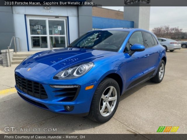 2018 Porsche Macan  in Sapphire Blue Metallic