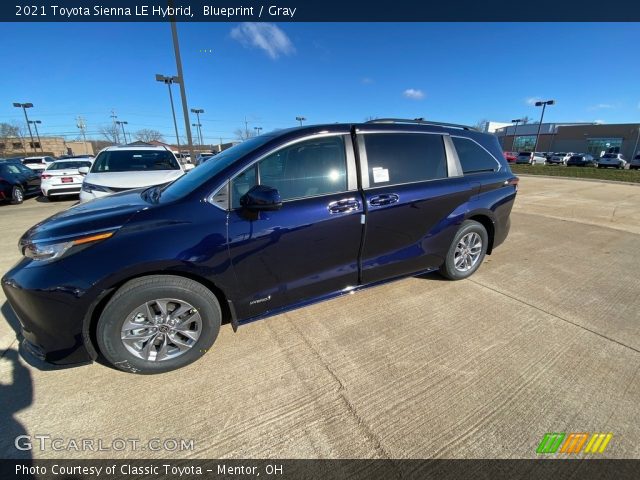 2021 Toyota Sienna LE Hybrid in Blueprint