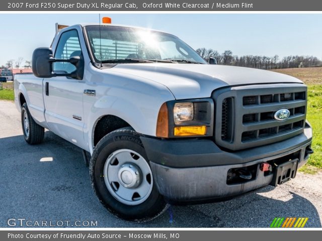 2007 Ford F250 Super Duty XL Regular Cab in Oxford White Clearcoat