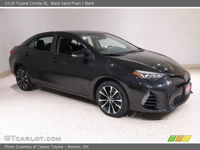 2018 Toyota Corolla SE in Black Sand Pearl