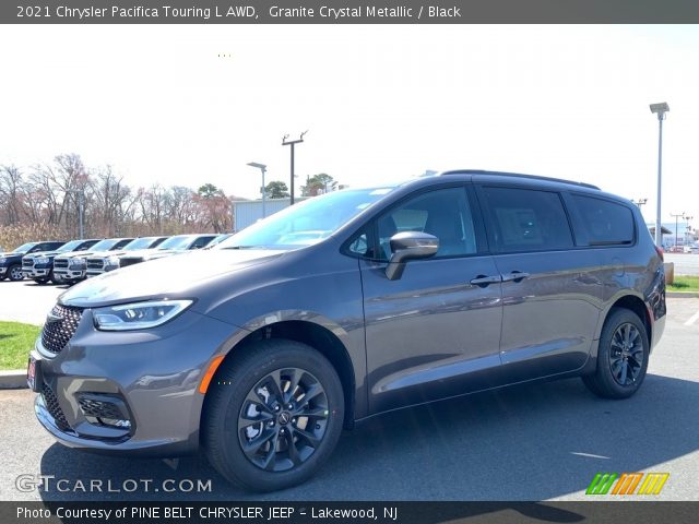2021 Chrysler Pacifica Touring L AWD in Granite Crystal Metallic