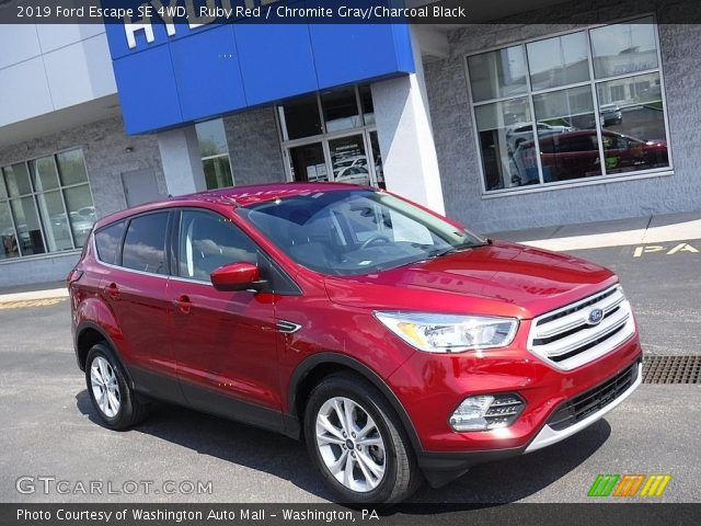 2019 Ford Escape SE 4WD in Ruby Red
