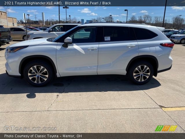 2021 Toyota Highlander XLE AWD in Blizzard White Pearl