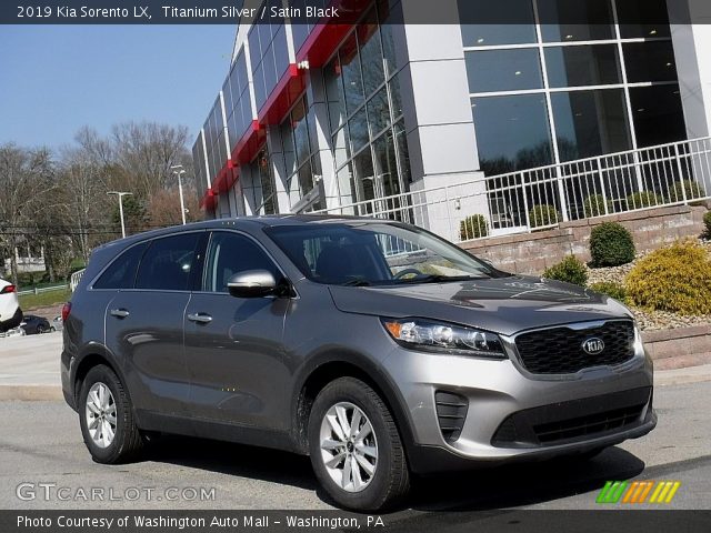 2019 Kia Sorento LX in Titanium Silver