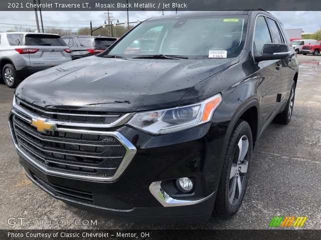 2021 Chevrolet Traverse LT in Mosaic Black Metallic
