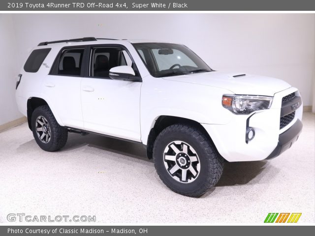 2019 Toyota 4Runner TRD Off-Road 4x4 in Super White
