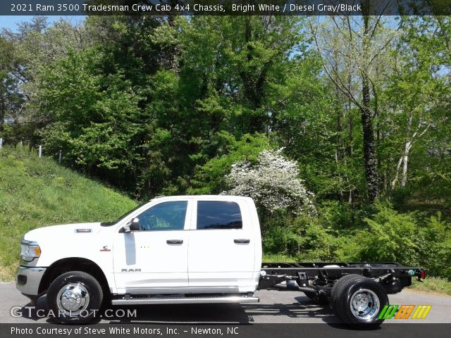2021 Ram 3500 Tradesman Crew Cab 4x4 Chassis in Bright White