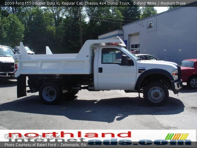 2009 Ford F550 Super Duty XL Regular Cab Chassis 4x4 Dump Truck in Oxford White
