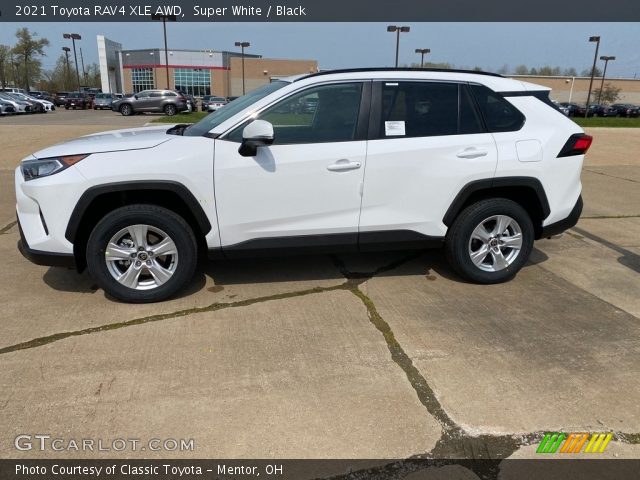 2021 Toyota RAV4 XLE AWD in Super White