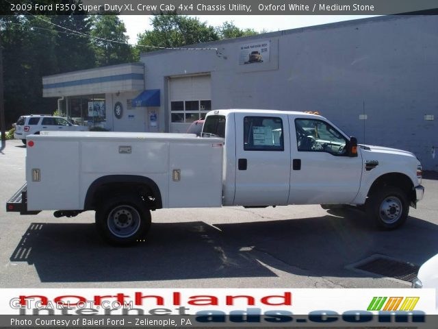2009 Ford F350 Super Duty XL Crew Cab 4x4 Chassis Utility in Oxford White