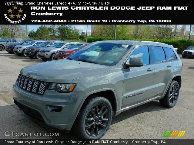 2021 Jeep Grand Cherokee Laredo 4x4 in Sting-Gray