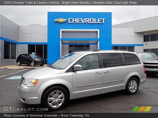 2009 Chrysler Town & Country Limited in Bright Silver Metallic