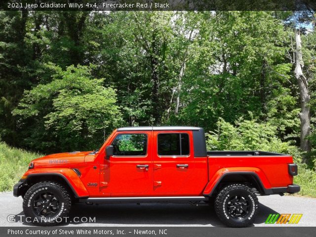 2021 Jeep Gladiator Willys 4x4 in Firecracker Red