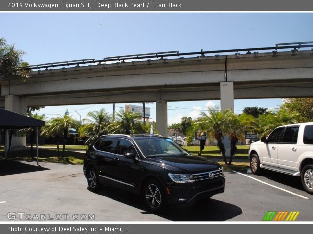 2019 Volkswagen Tiguan SEL in Deep Black Pearl