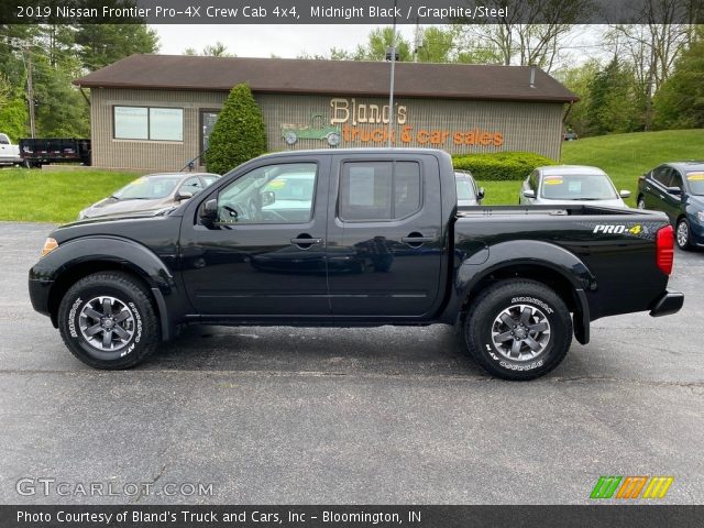 2019 Nissan Frontier Pro-4X Crew Cab 4x4 in Midnight Black