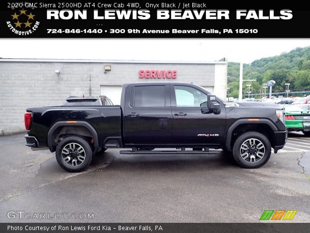 2020 GMC Sierra 2500HD AT4 Crew Cab 4WD in Onyx Black