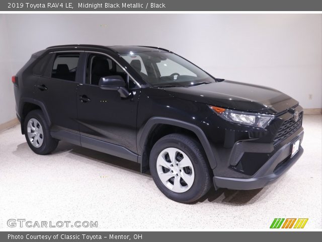 2019 Toyota RAV4 LE in Midnight Black Metallic