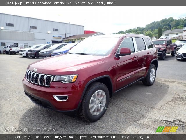 2021 Jeep Grand Cherokee Laredo 4x4 in Velvet Red Pearl