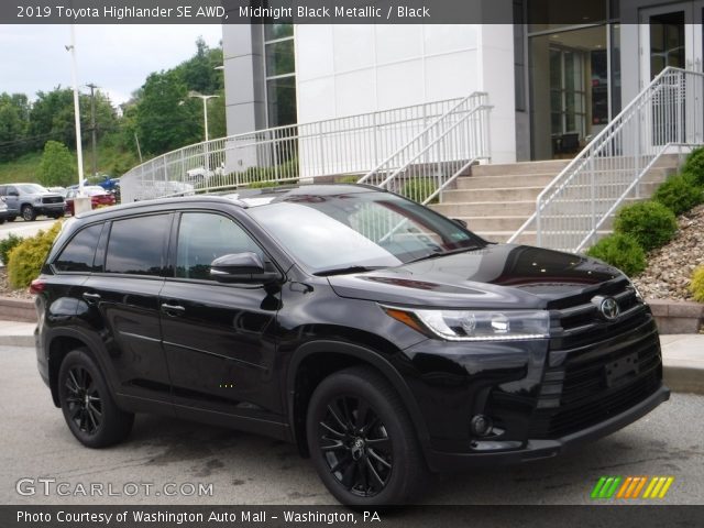 2019 Toyota Highlander SE AWD in Midnight Black Metallic