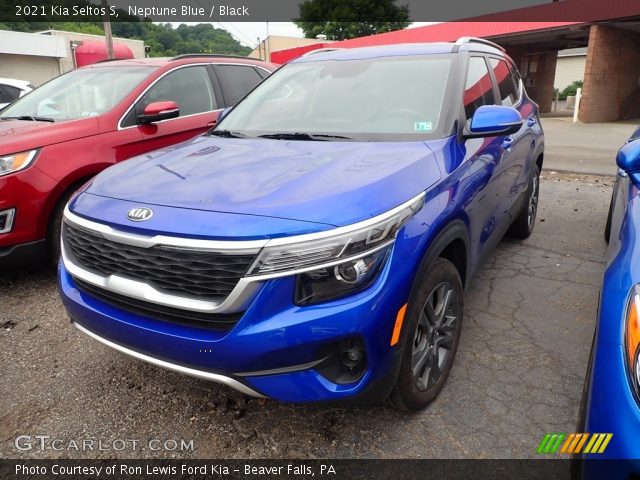 2021 Kia Seltos S in Neptune Blue