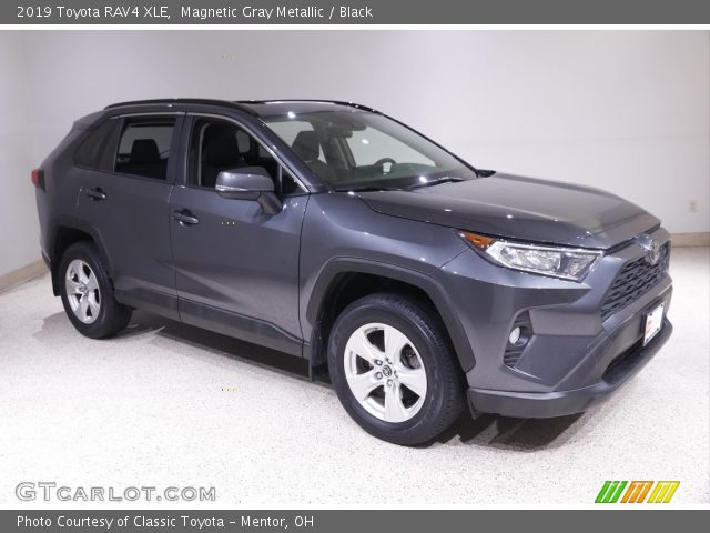 2019 Toyota RAV4 XLE in Magnetic Gray Metallic