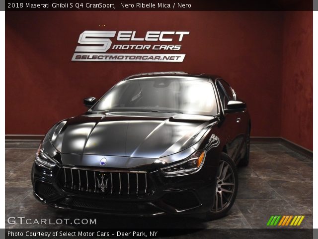 2018 Maserati Ghibli S Q4 GranSport in Nero Ribelle Mica
