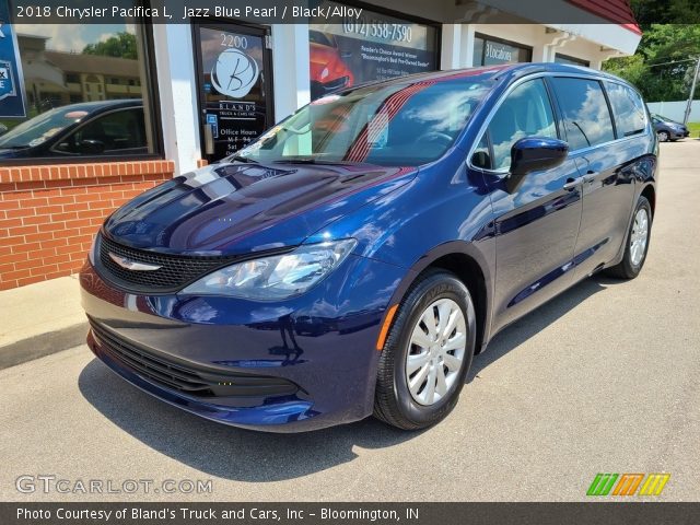 2018 Chrysler Pacifica L in Jazz Blue Pearl