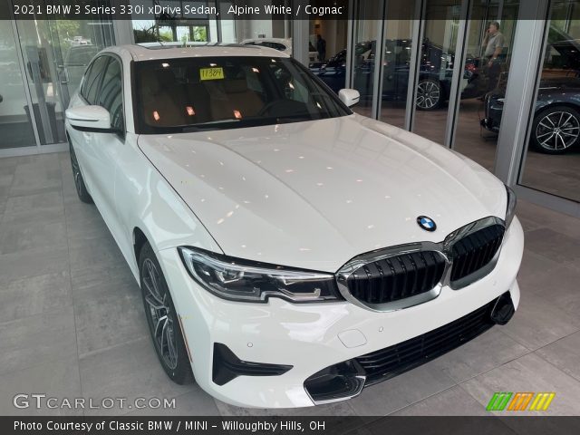 2021 BMW 3 Series 330i xDrive Sedan in Alpine White