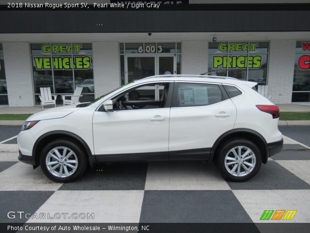 2018 Nissan Rogue Sport SV in Pearl White