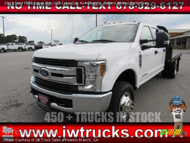 2019 Ford F350 Super Duty XLT Crew Cab 4x4 Chassis in Oxford White